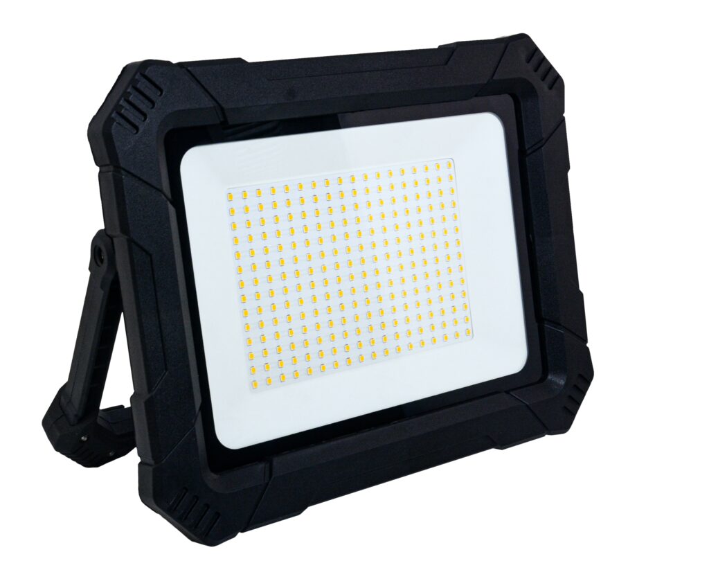 LED-Strahler 100 W mit Steckdose